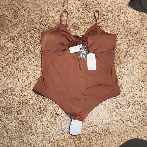 BNWT EXPRESS RUST COLORED BODY CONTOUR TIE FRONT BODYSUIT - Picture 4 of 8